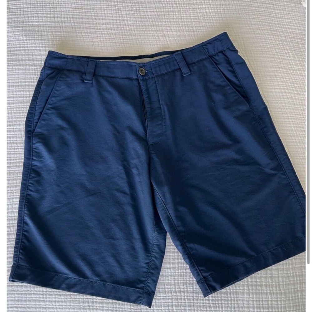 Under Armour Golf shorts size 36